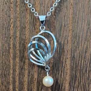 Silver Swirl Necklace with Pearl